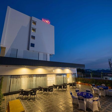 Luxo Kochi Hotel Bagian luar foto