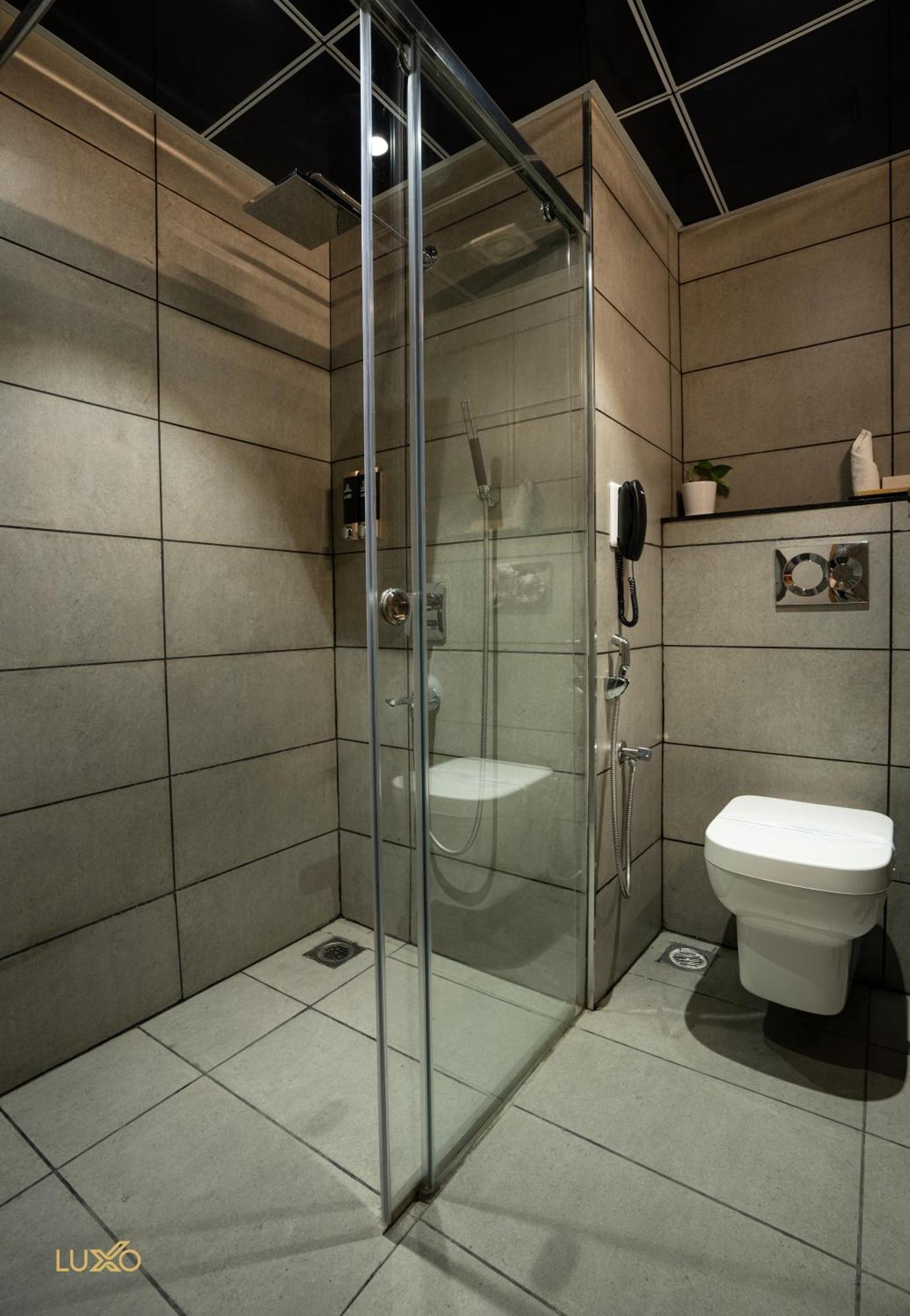 Luxo Kochi Hotel Bagian luar foto