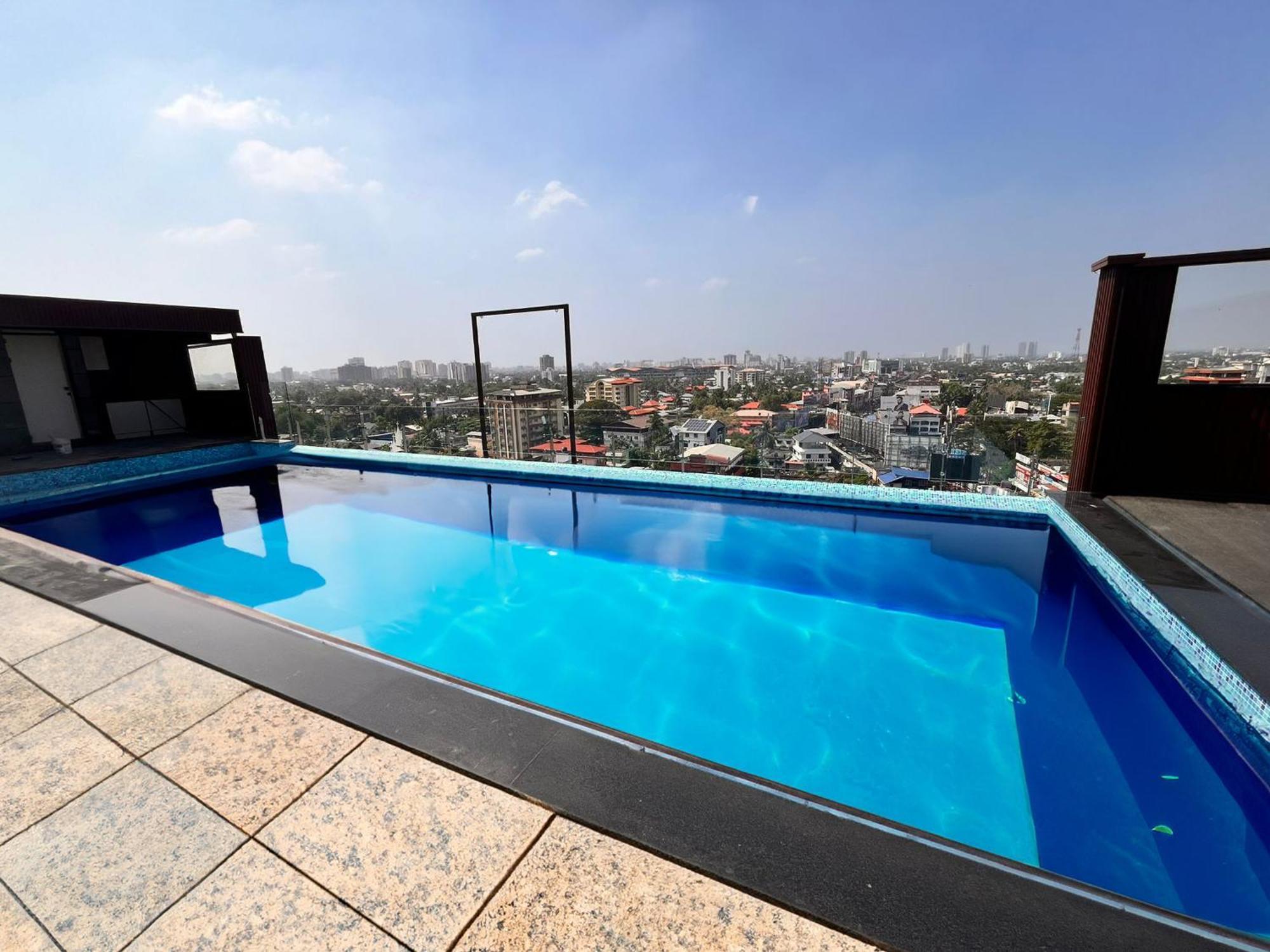 Luxo Kochi Hotel Bagian luar foto